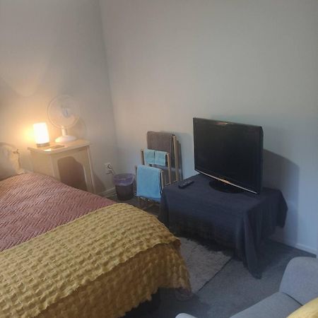 Double Room Free Wifi Гамильтон Экстерьер фото